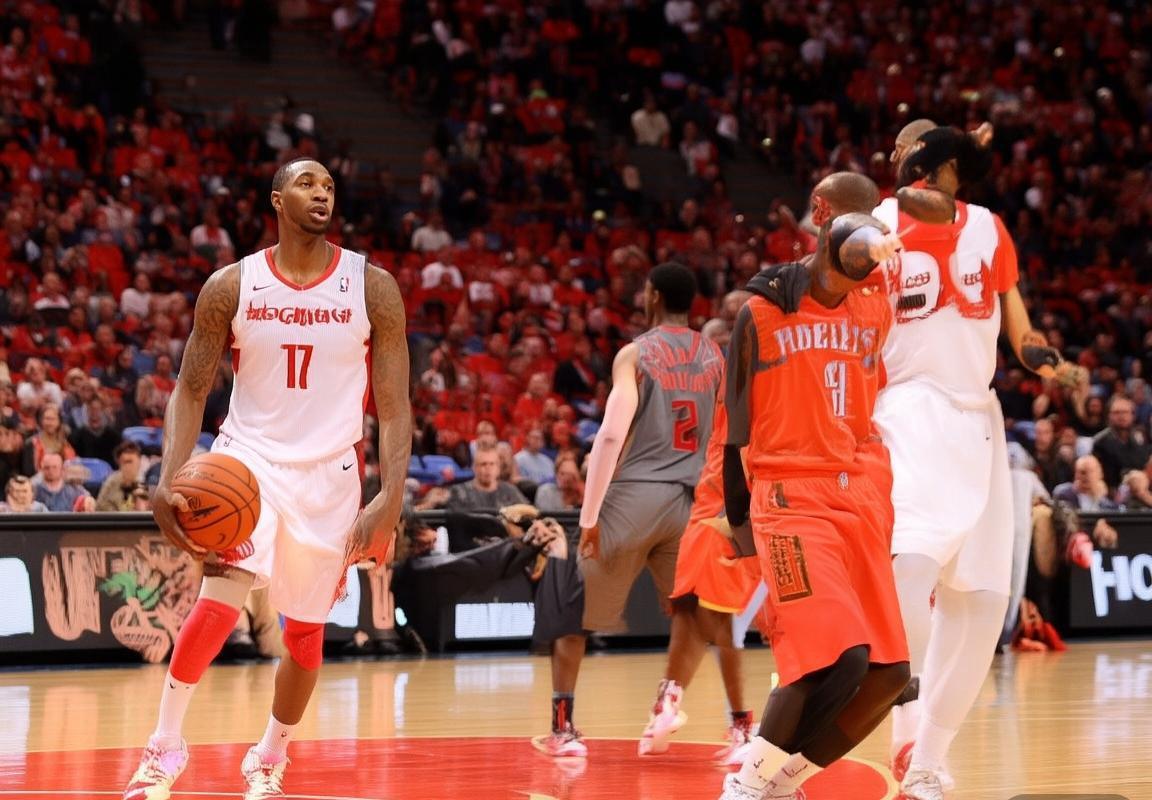 火箭队迎战强敌：备战策略深度解析与挑战之路(图2)